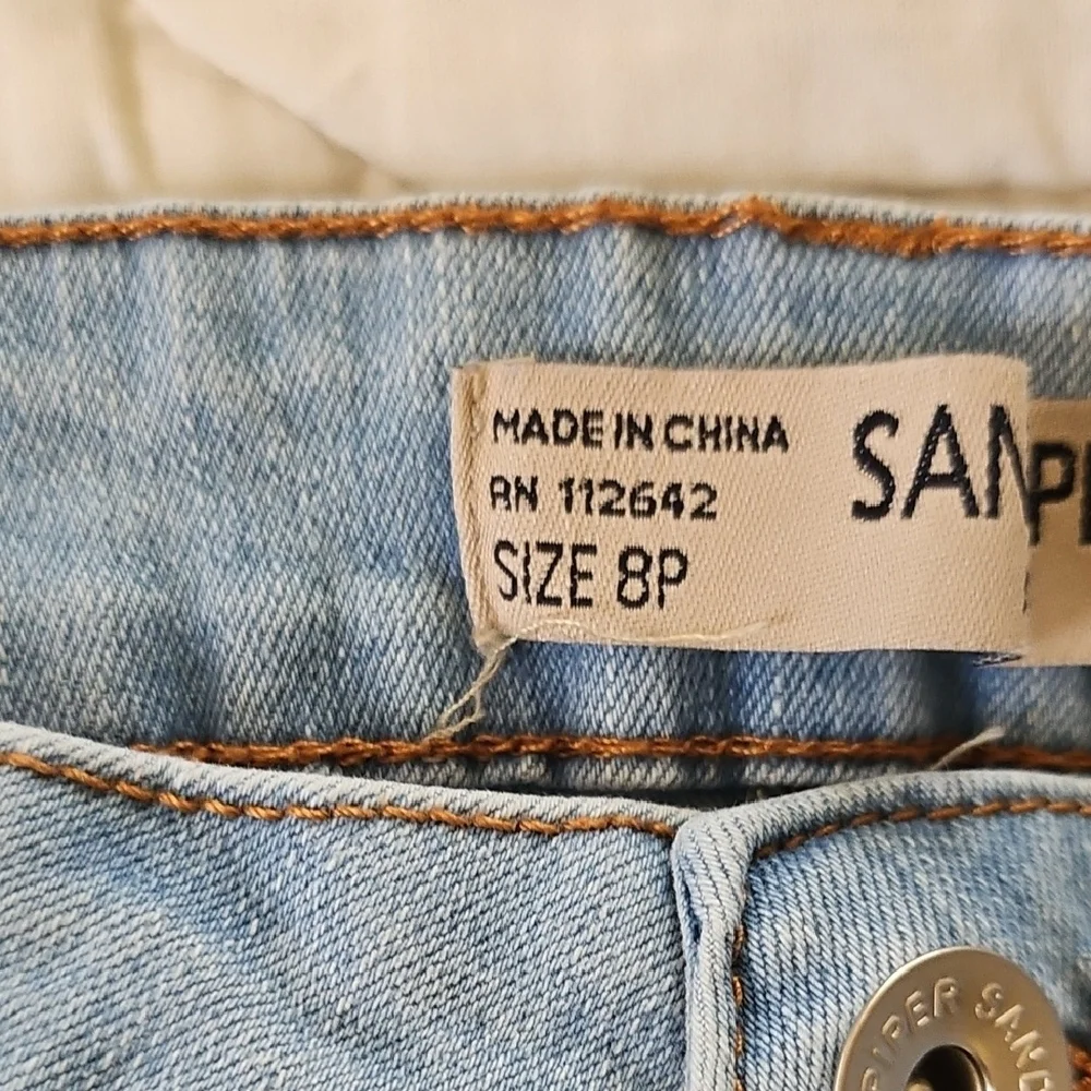 Sandpiper-Floral Embroidered Distressed Jeans- Size 8P - Picture 8 of 9